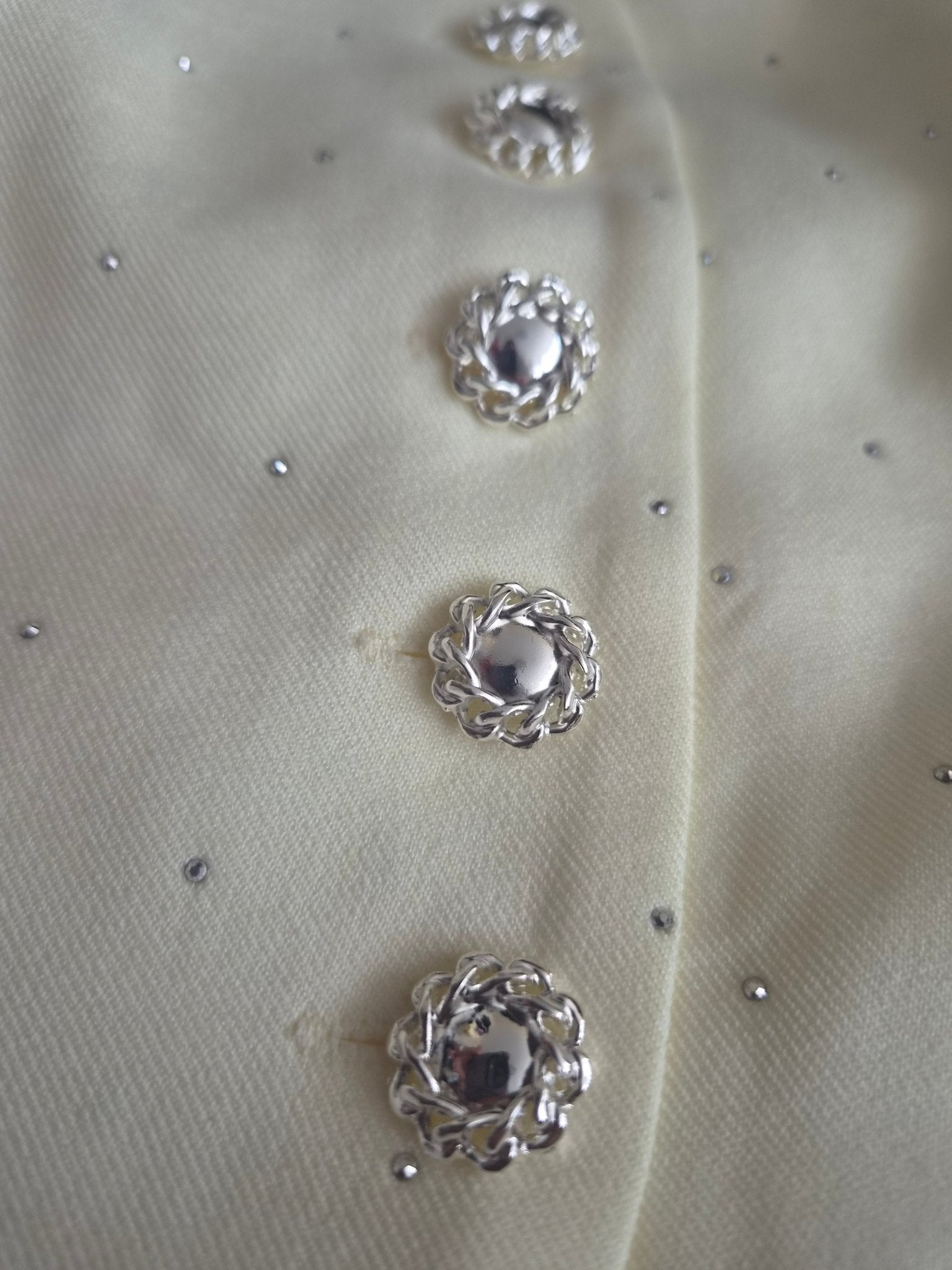 Eleganter Damen-Anzug mit Weste & Steinchen-Besatz - Milano Royal Boutique
